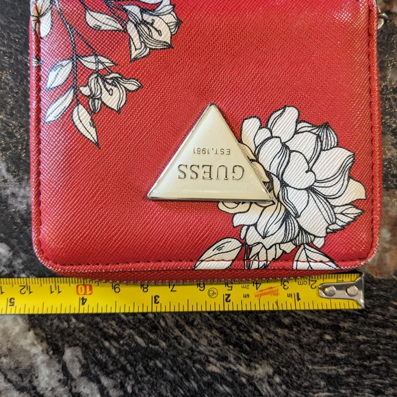 GUESS Flora Wallet with a Zipper - Picture 2 of 7